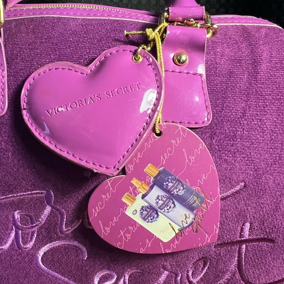 Vintage Victoria's Secret Love Spell Gift Set Bag w. Lotion, Spray & Body Wash - Picture 9 of 14